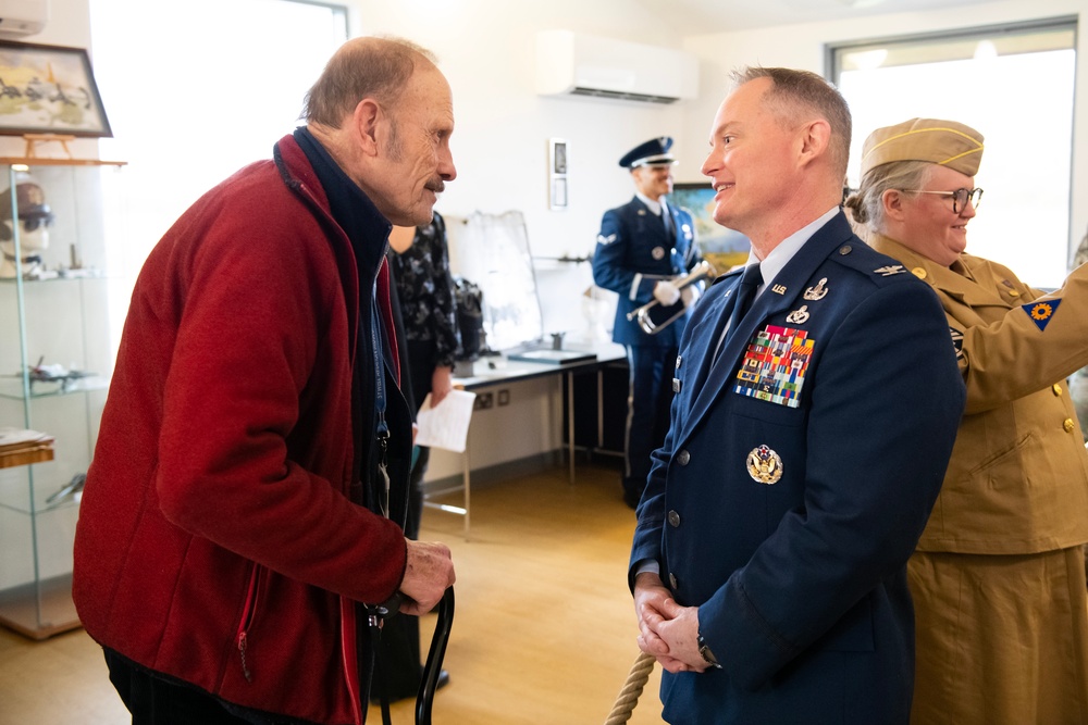 US and UK leaders honor WWII Airmen at Stanwick Lakes memorial