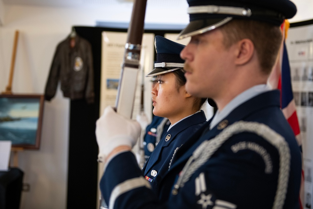 US and UK leaders honor WWII Airmen at Stanwick Lakes memorial