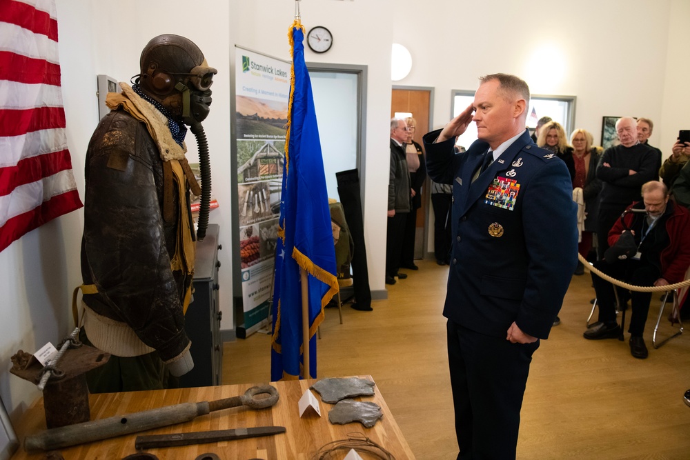 US and UK leaders honor WWII Airmen at Stanwick Lakes memorial