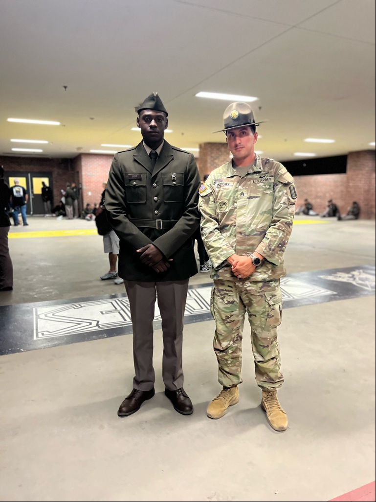 DVIDS - Images - U.S. Army’s Distinguished Honor Graduate from ...