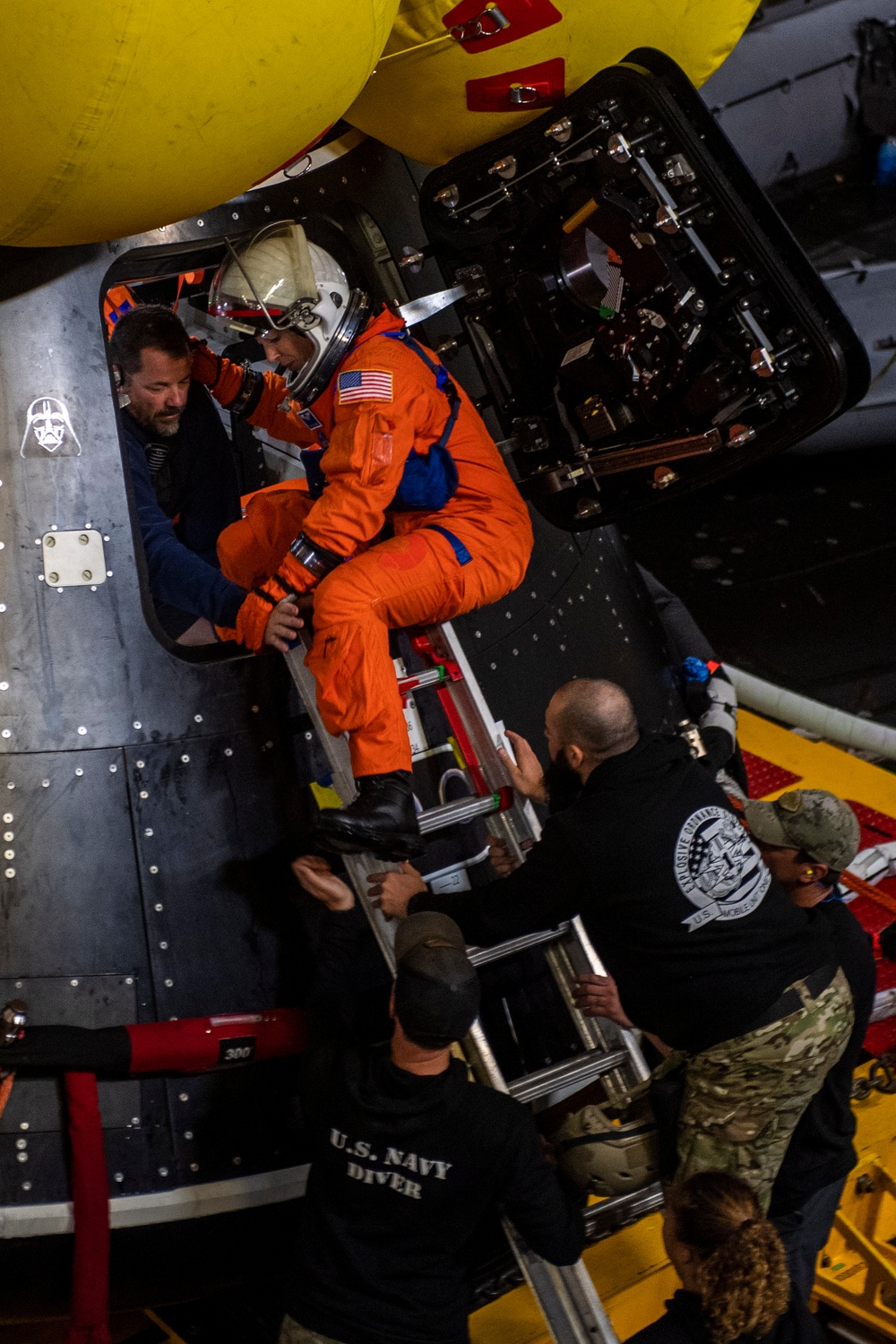 USS San Diego and NASA rehearse during Underway Recovery Test 11