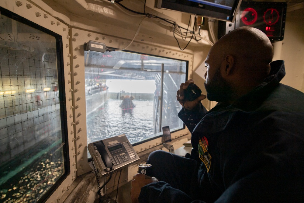 USS San Diego prepares for well deck operations while underway for NASA’s Underway Recovery Test 11