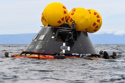 Navy Divers train with NASA’s crew module test article during Underway Recovery Test 11