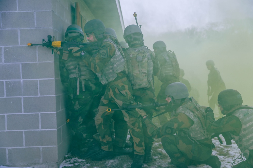 The Norwegian Home Guard Rapid Reaction Force Complete STX Lanes during NOREX 51