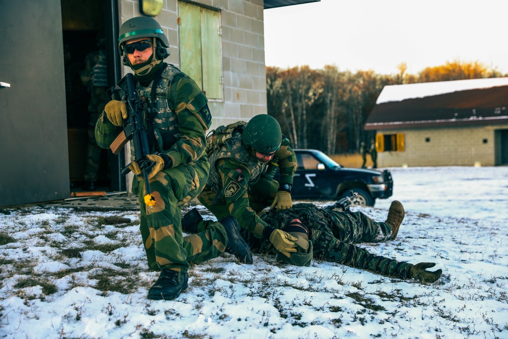 The Norwegian Home Guard Rapid Reaction Force Complete STX Lanes during NOREX 51