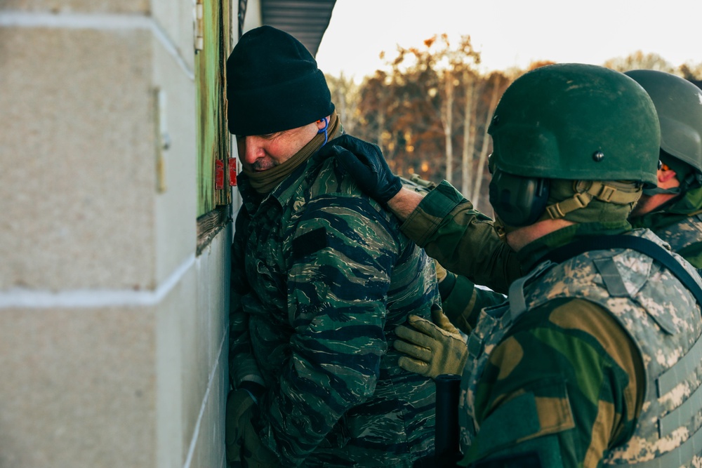 The Norwegian Home Guard Rapid Reaction Force Complete STX Lanes during NOREX 51