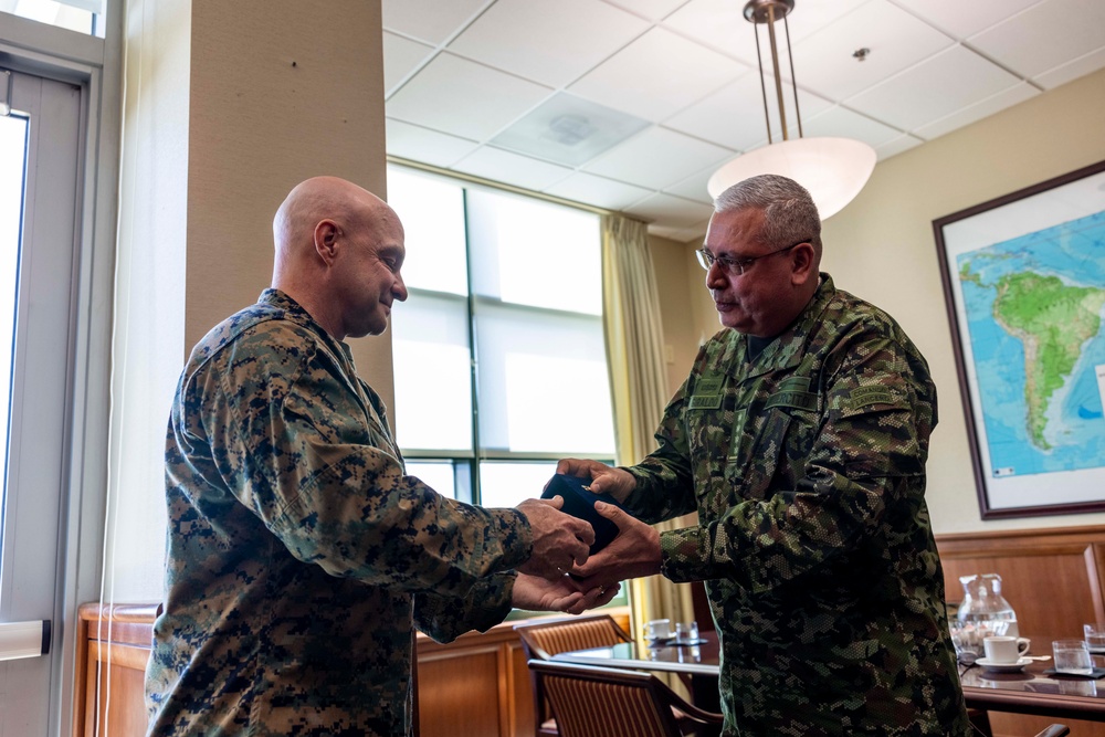 General Commander of the Colombian Military Forces visits New Orleans