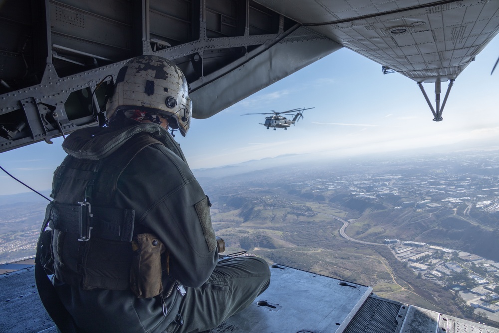 Heavy Haulers Land on USS Abraham Lincoln