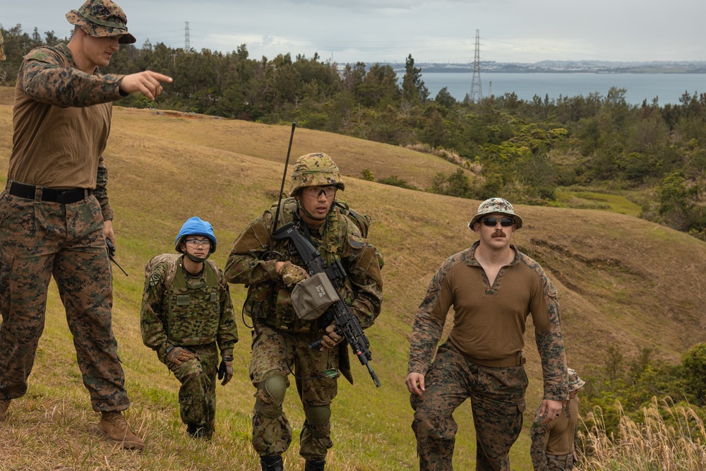 31st MEU and ARDB conduct bilateral urban combat training