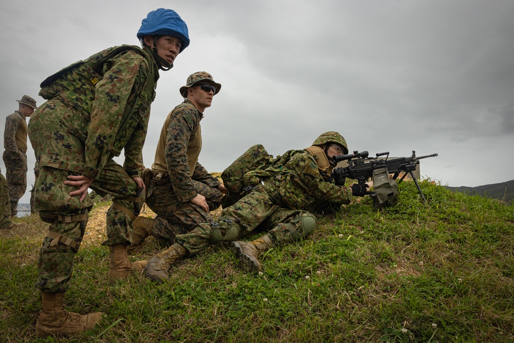 31st MEU and ARDB conduct bilateral urban combat training