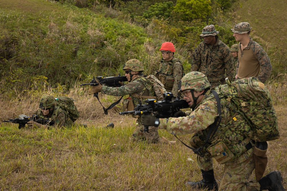 31st MEU and ARDB conduct bilateral urban combat training