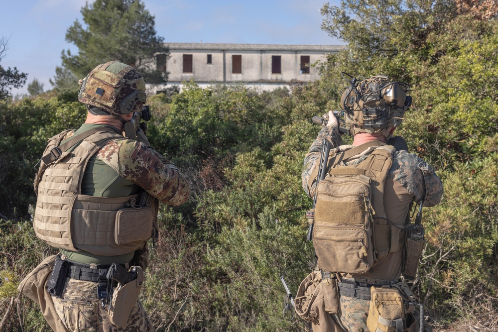 26th MEU(SOC) Integrates with Italian San Marco Brigade Marines During Bilateral Exercise