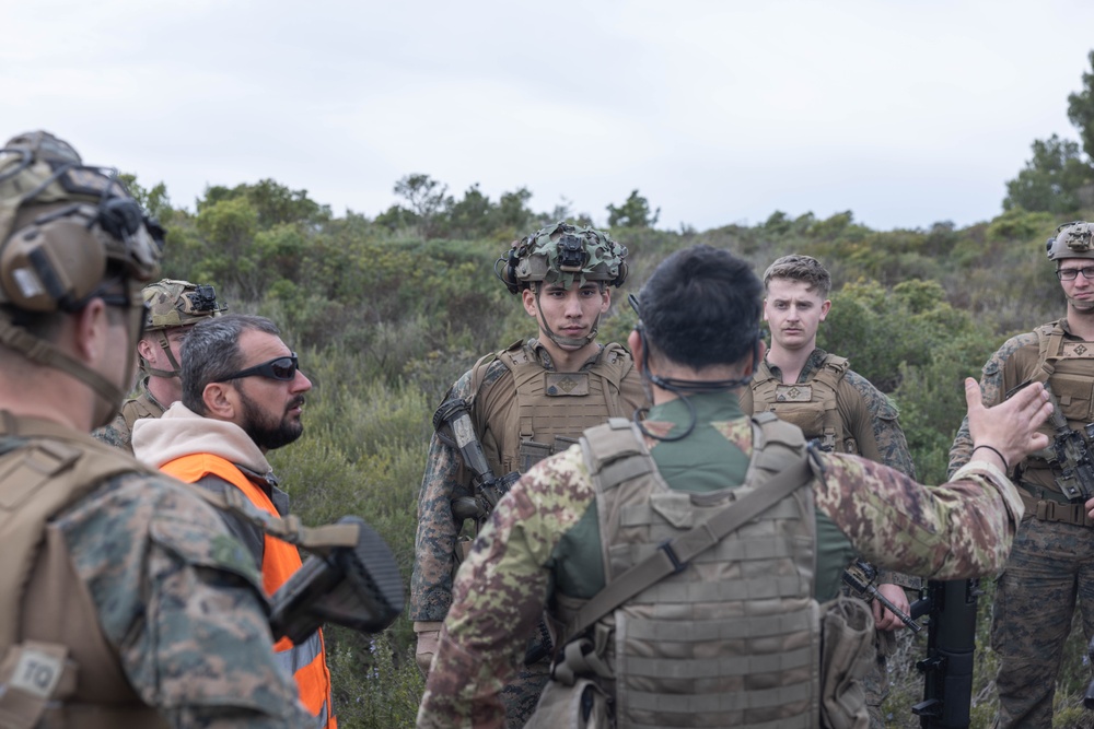 26th MEU(SOC) and Italian San Marco Brigade Marines Exchange Patrolling TTPs