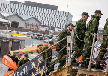 Swedish and Finnish Marines embark USS Gunston Hall to participate in Steadfast Defender 24