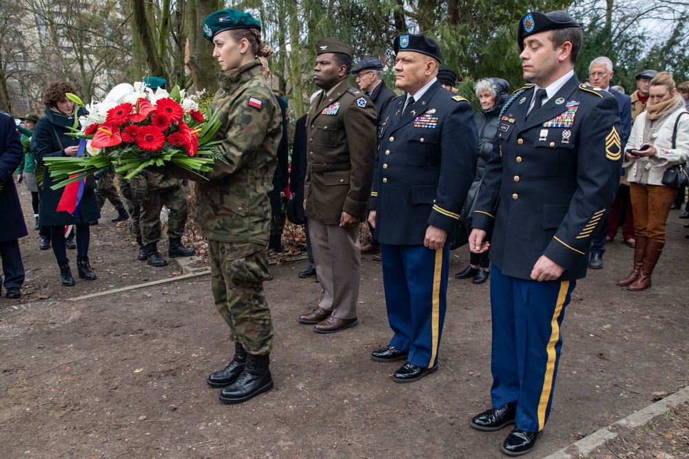 Poznan Pays Respect to Fallen Soldiers