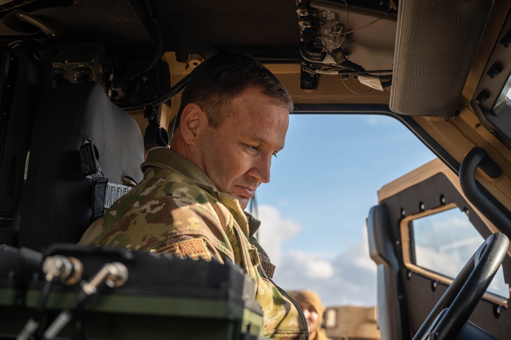 Lt. Gen. Lamontagne Visits the Liberty Wing