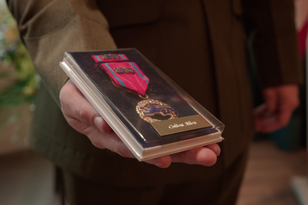 2d Light Armored Reconnaissance Battalion, 2d Marine Division Estonian Lifesaving Award ceremony
