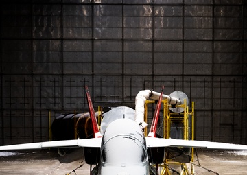 T-7 Red Hawk experiences extreme temps during climate tests