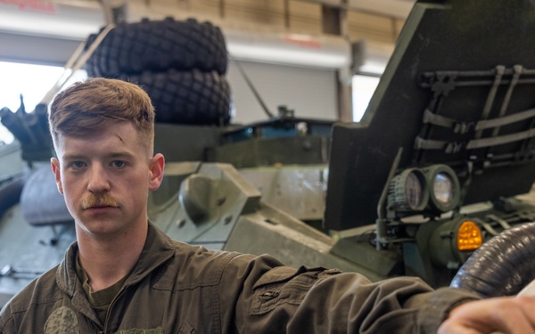 Assistant Division Commander Col Hallett visits 2d Light Armored Reconnaissance Battalion