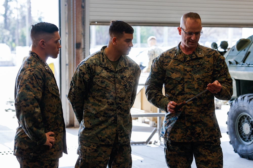 Assistant Division Commander Col Hallett visits 2d Light Armored Reconnaissance Battalion