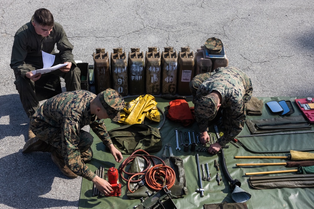 Assistant Division Commander Col Hallett visits 2d Light Armored Reconnaissance Battalion