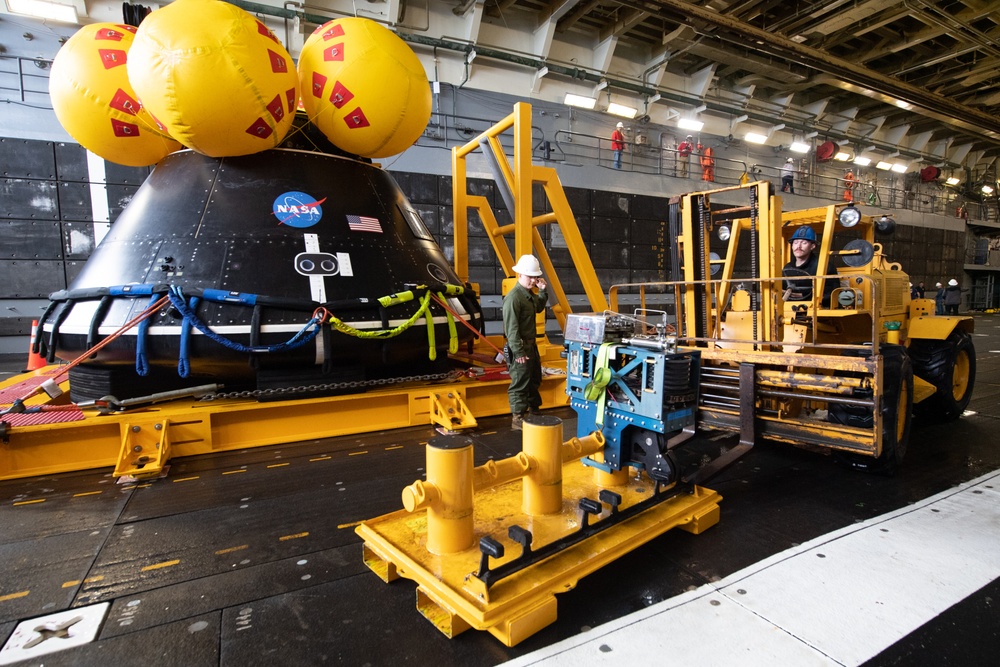 USS San Diego transports line load attenuating mechanical assembly (LLAMA) during Underway Recovery Test 11