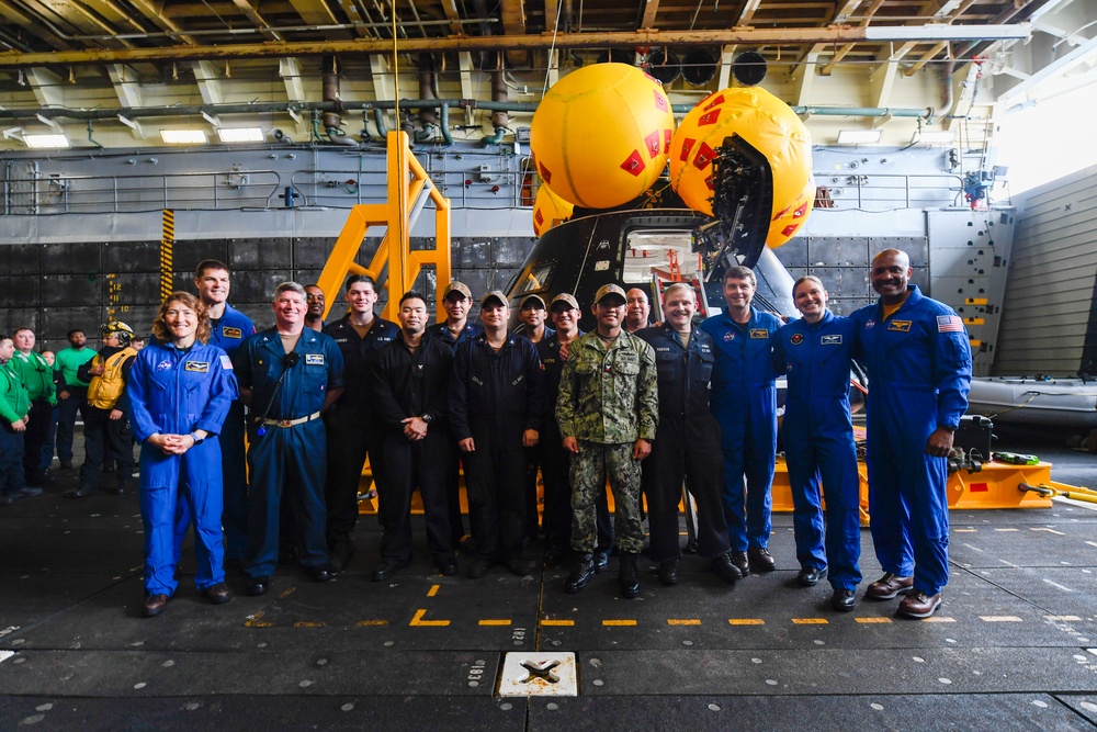 USS San Diego Sailors pose with Artemis II crew during URT-11
