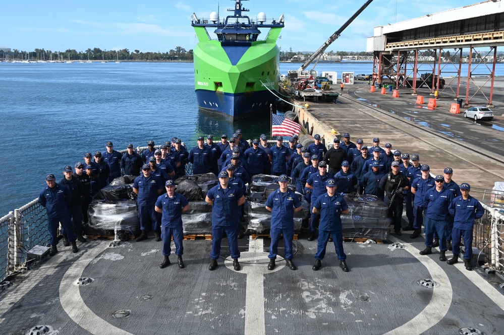 Dvids Images Coast Guard Cutter Alert Crewmembers Pose For A Group Photo During A Drug