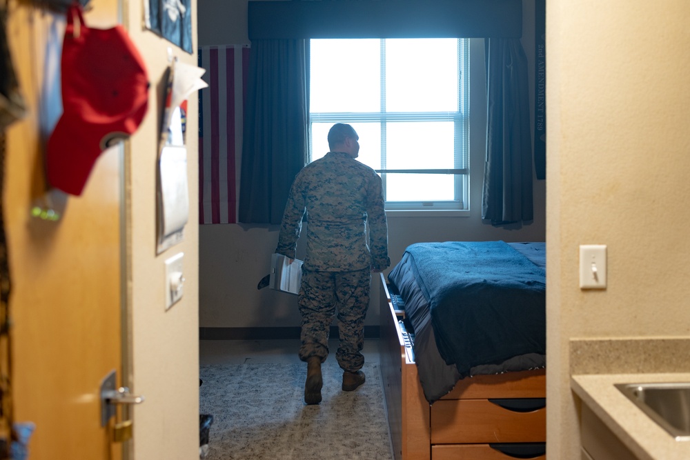 II MEF conducts barracks inspections