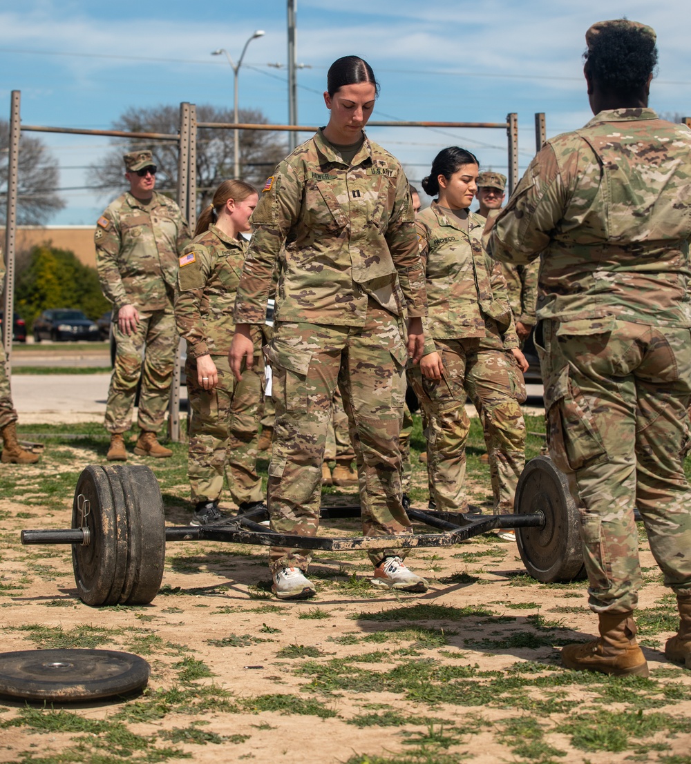 Soldiers assigned to the Medical Readiness Battalion compete for a chance to go to the Medical Readiness Command, West: Best Leader Competition