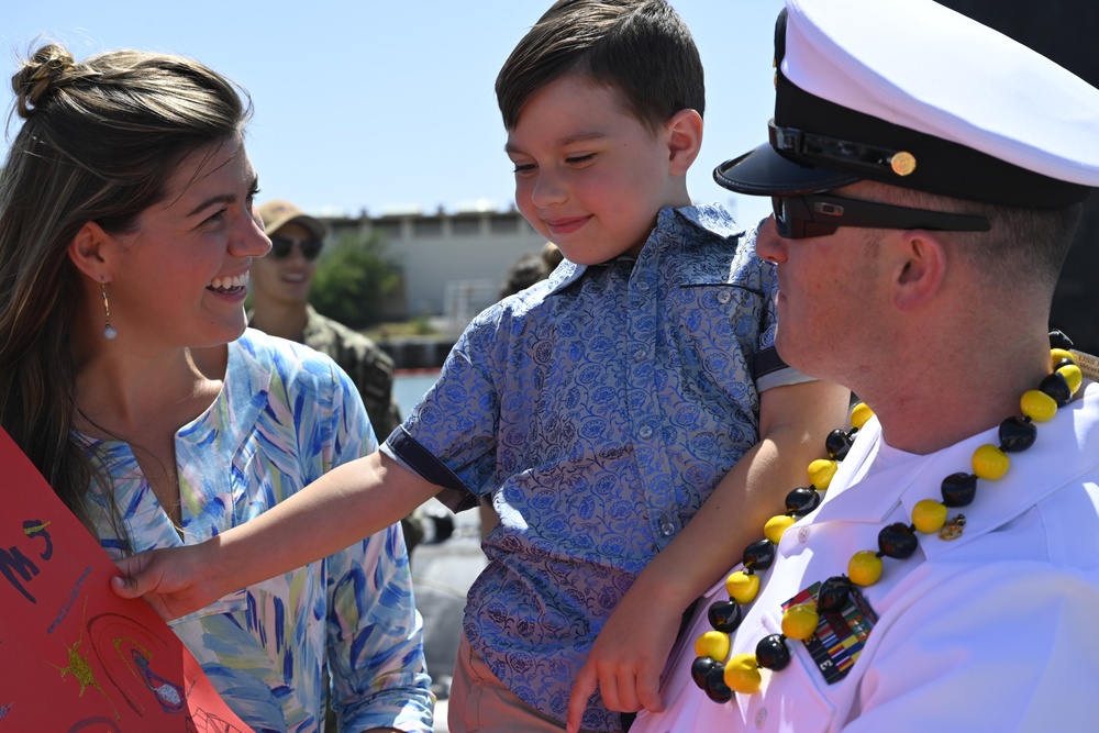 USS Missouri (SSN 780) returns from deployment