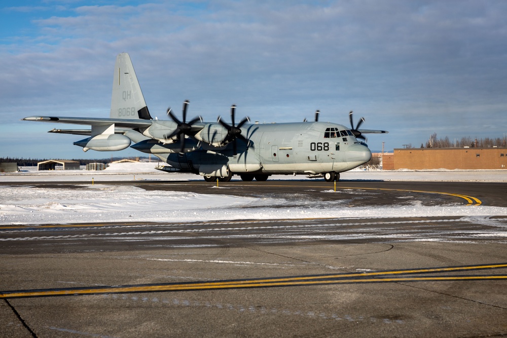 ARCTIC EDGE 2024: Fox 2/14 Marines conduct HIRAIN