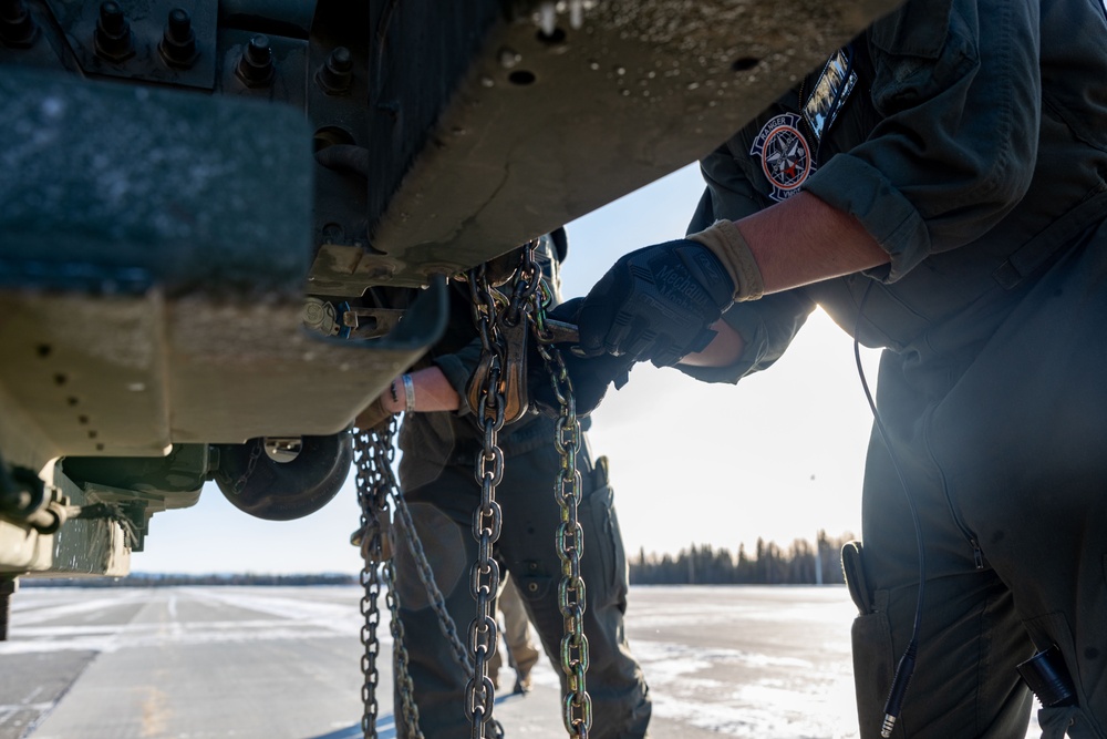 ARCTIC EDGE 2024: Fox 2/14 Marines conduct HIRAIN