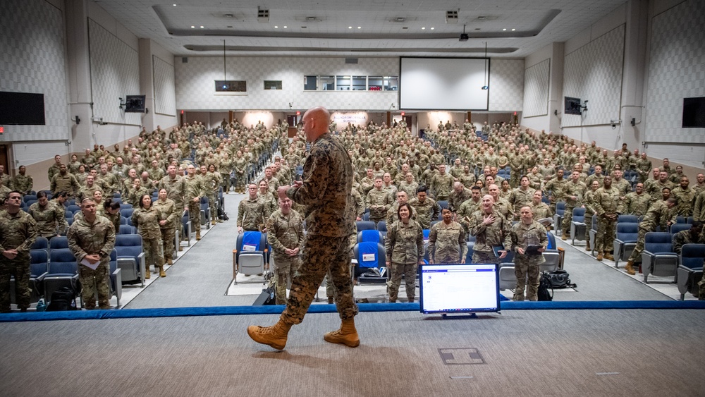 SEAC speaks at CMSgt Orientation Course