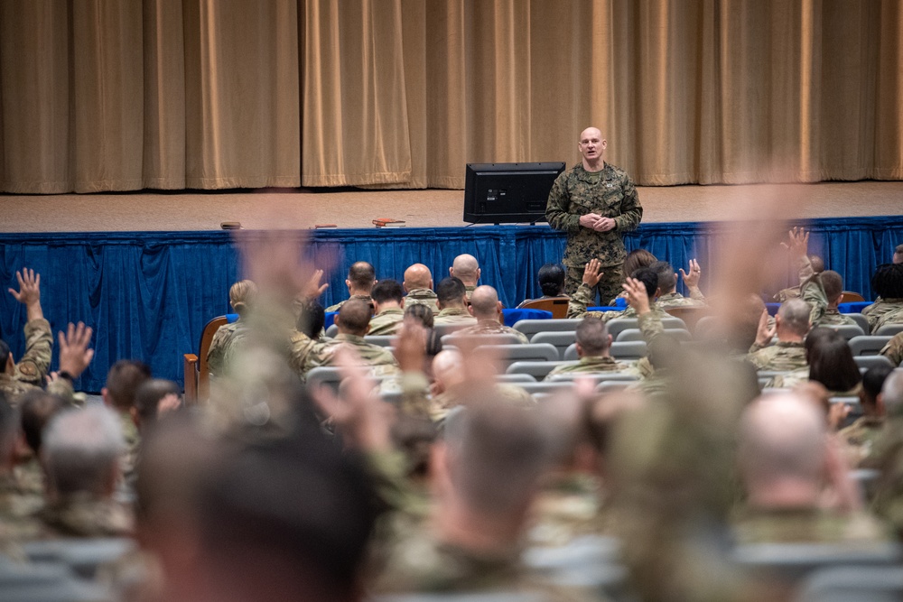 SEAC speaks at CMSgt Orientation Course