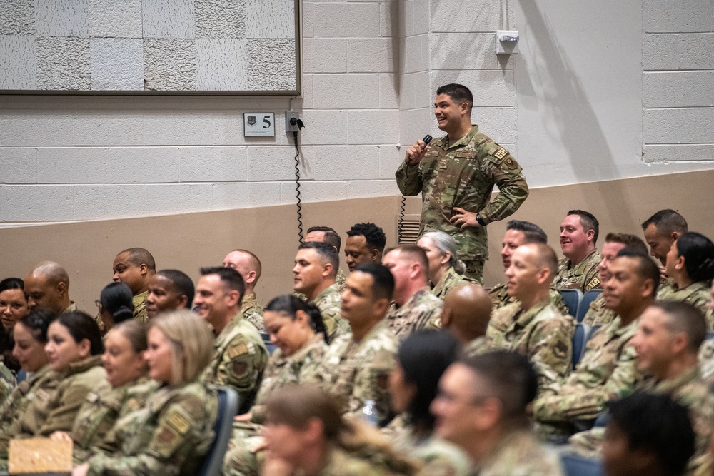 SEAC speaks at CMSgt Orientation Course