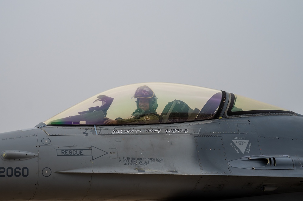 Wolf flies 8th FW heritage tail F-16