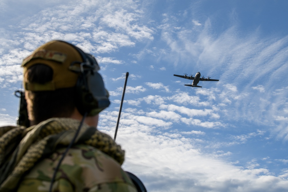 86th AW Airmen certify as LZSO with 1st CBCS