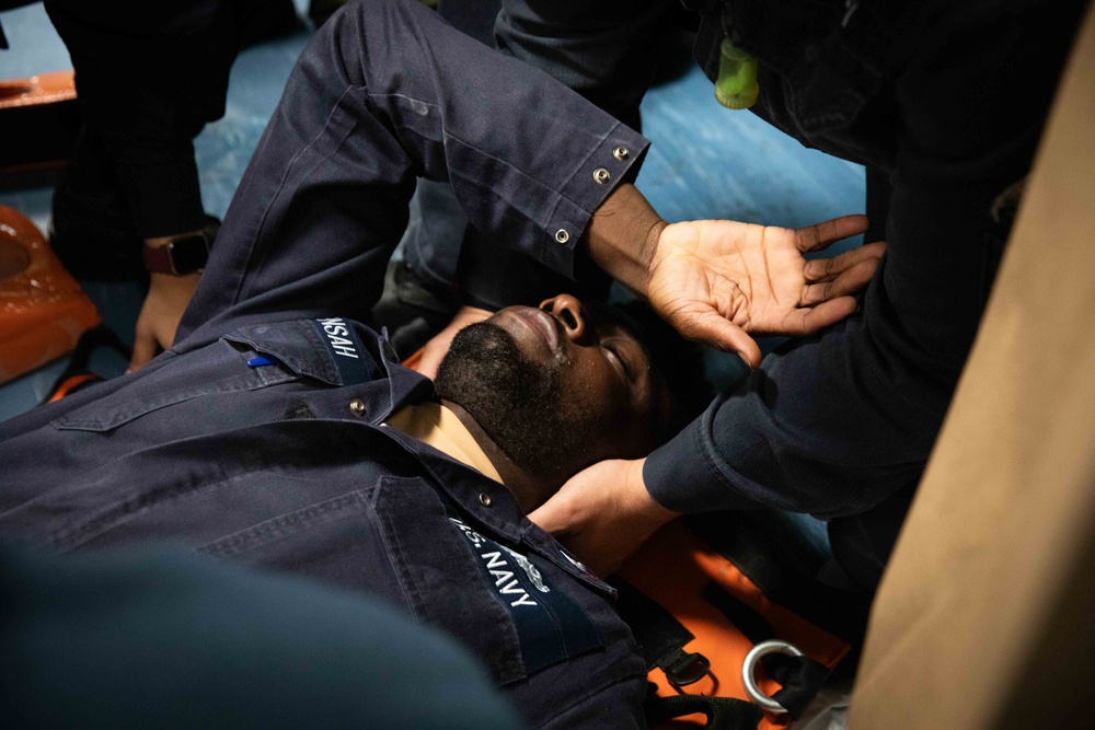 USS Paul Ignatius Sailors Conduct Medical Training Drill