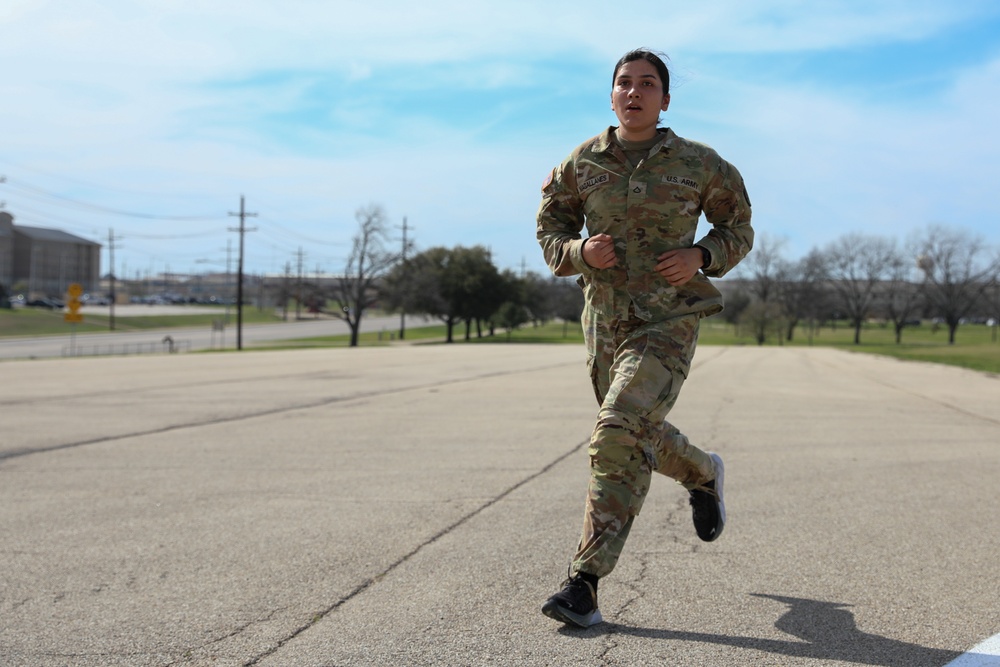 Soldiers with the Medical Readiness Battalion compete for a chance to go to the Medical Readiness Command, West: Best Leader Competition