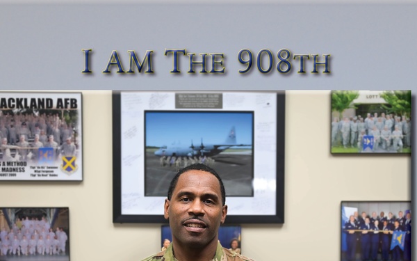 I am The 908th: Master Sgt. Earl Dickerson II