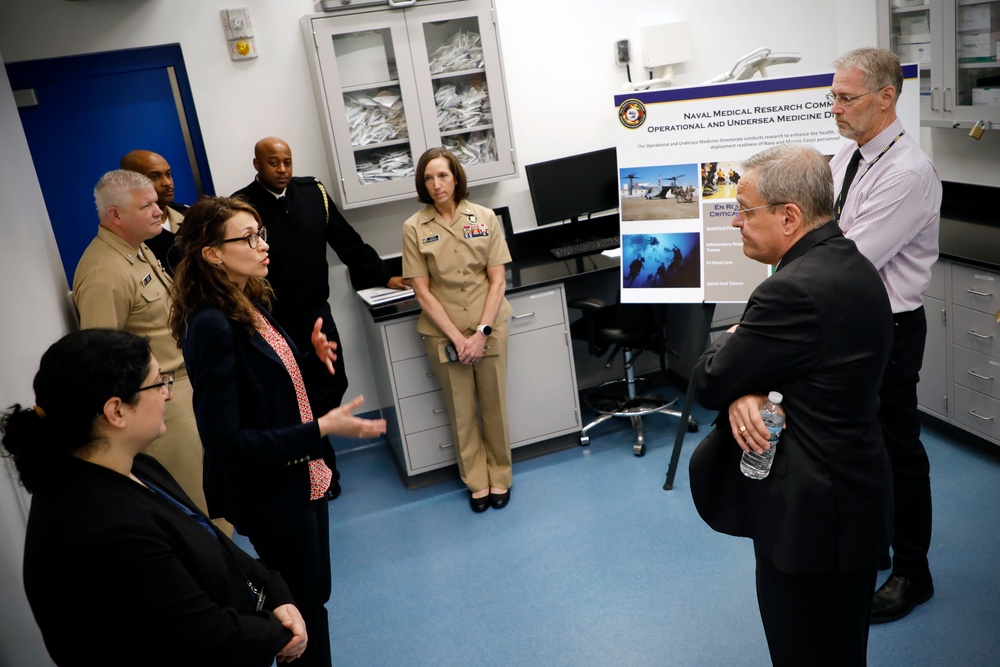 Assistant Secretary of Defense for Health Affairs Visits Naval Medical Research Command