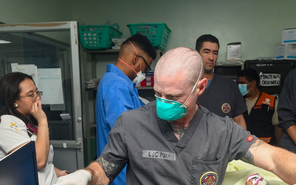 Expeditionary Medical Unit 10 G conducts first Global Health Engagement with Honduran health care professionals
