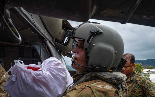 1-228th Aviation Regiment deliver MINSA personnel, equipment