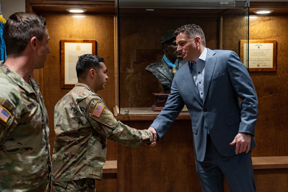 Assistant Secretary of Defense for Special Operations and Low-Intensity Conflict visits 7th Special Forces Group (Airborne)
