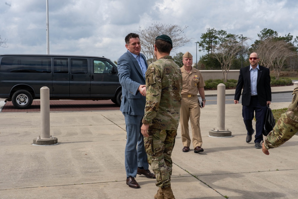 Assistant Secretary of Defense for Special Operations and Low-Intensity Conflict visits 7th Special Forces Group (Airborne)