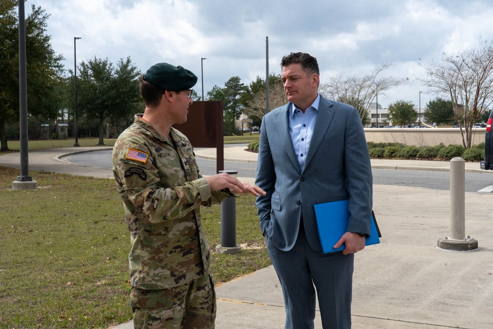 Assistant Secretary of Defense for Special Operations and Low-Intensity Conflict visits 7th Special Forces Group (Airborne)