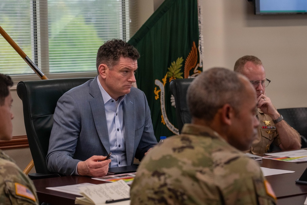 Assistant Secretary of Defense for Special Operations and Low-Intensity Conflict visits 7th Special Forces Group (Airborne)