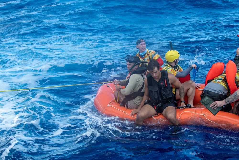 USAF and USN Conduct Combat Search and Rescue training