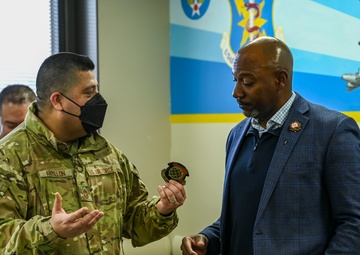 Retired Chief Master Sgt. of the Air Force Kaleth O. Wright Visits Team Fairchild